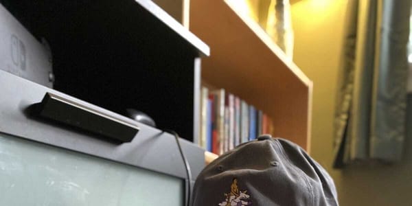 Invite your friends to read Poorly Drawn Arsenal and get a free hat